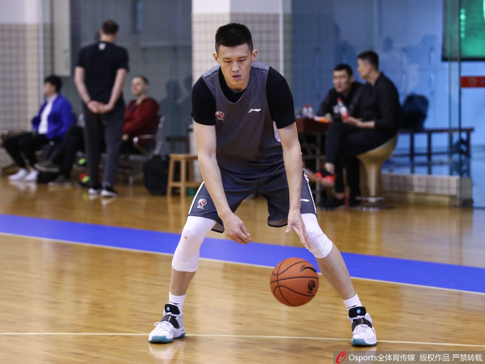 广东男篮备战训练