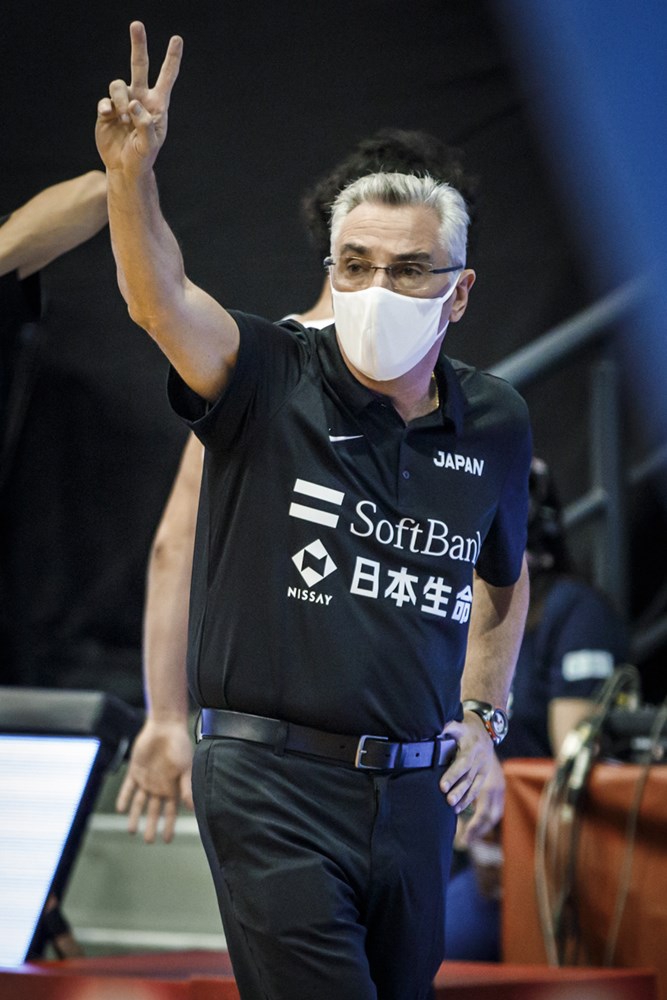 亚预选-中国男篮66-57日本