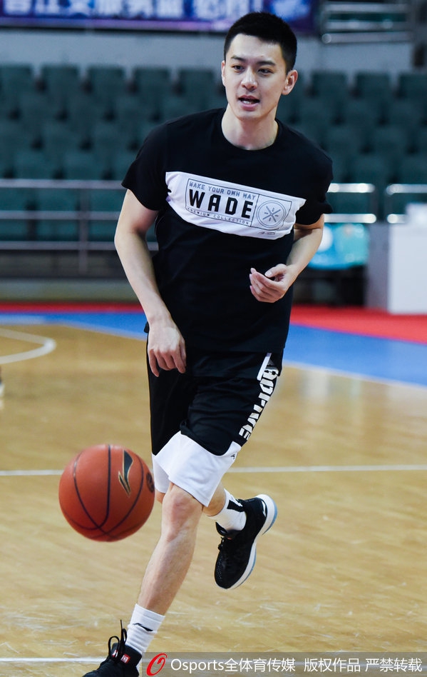 赵继伟参加赛前训练复出在即