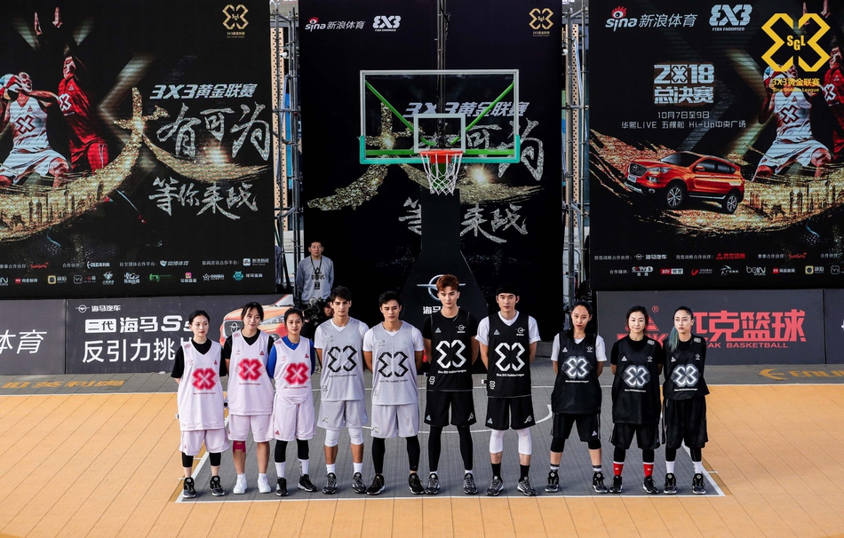 花树篮球偶像携手女神队献艺