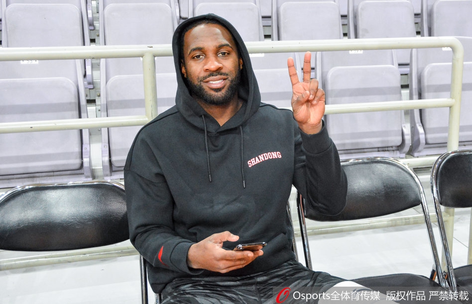 劳森回归山东首次合练