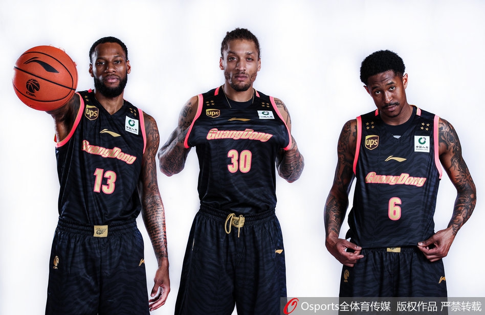 广东男篮冠军版球衣写真