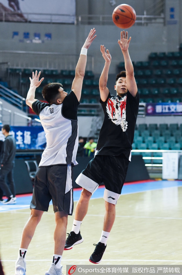 赵继伟参加赛前训练复出在即