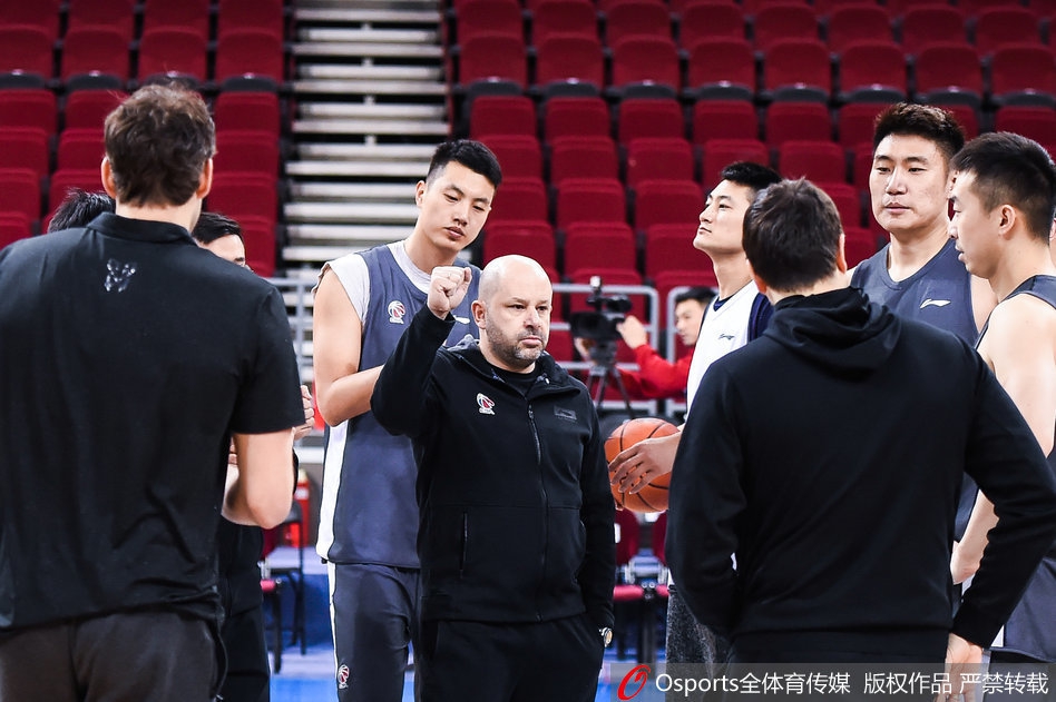 北京男篮赛前训练备战