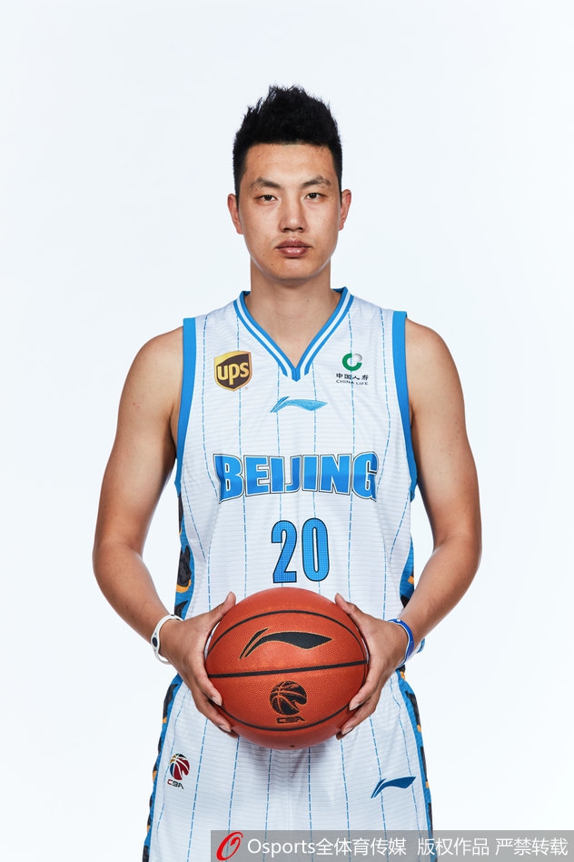 易建联领衔男篮16人集训名单