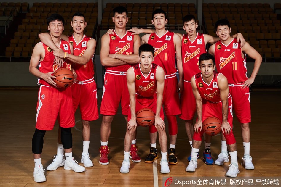 八一男篮官方写真