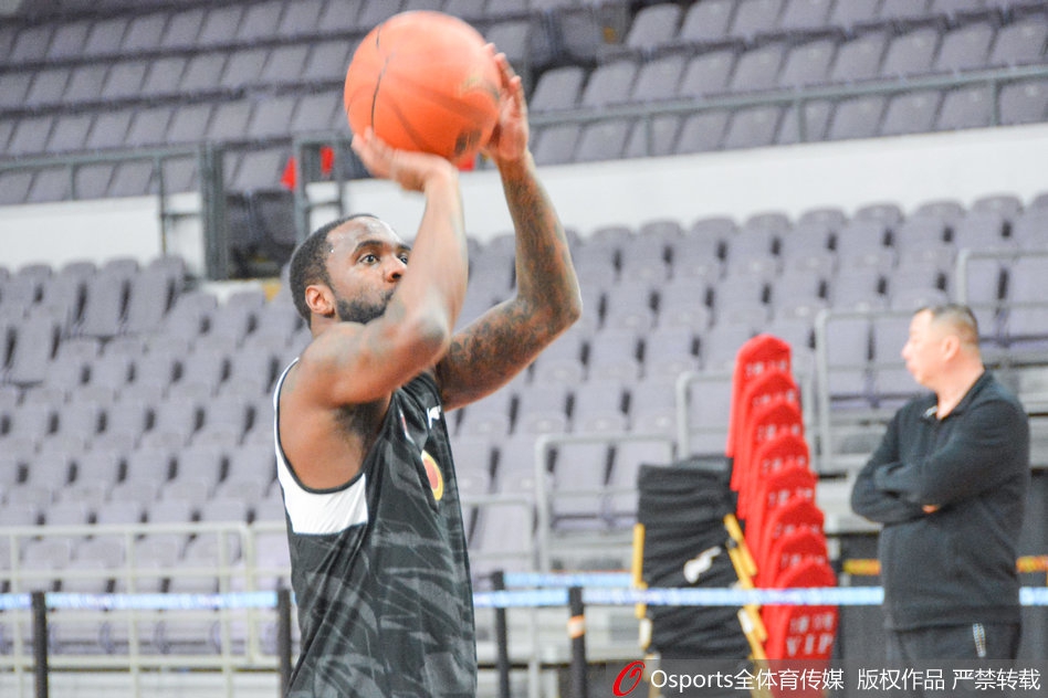 劳森回归山东首次合练