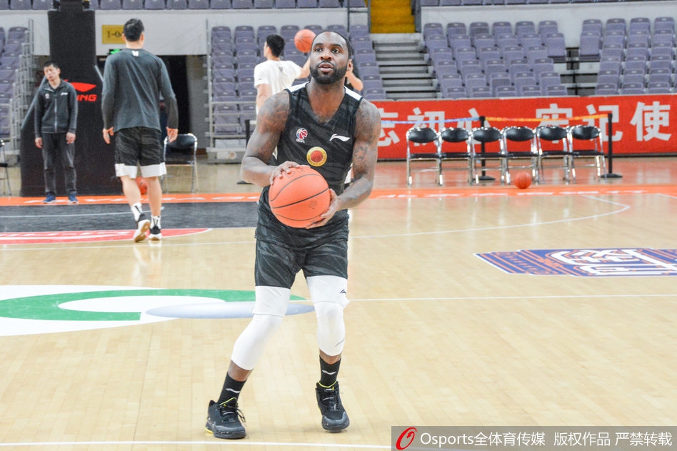 劳森回归山东首次合练