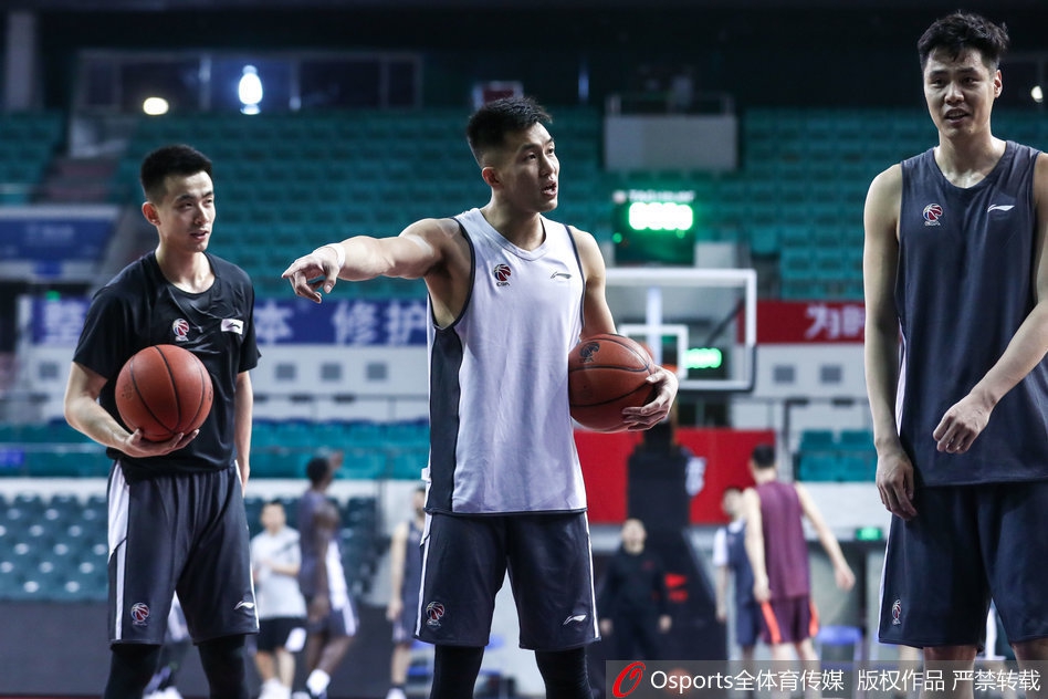 辽篮备战赵继伟现身