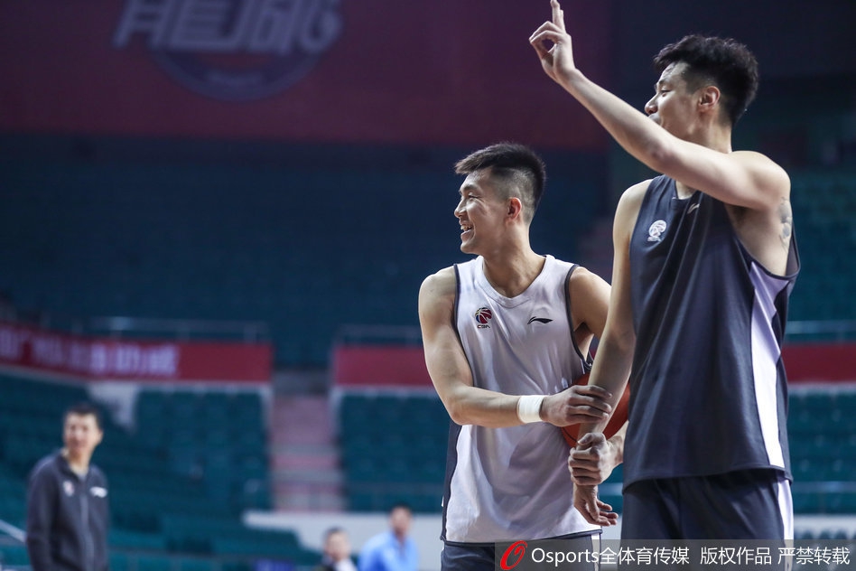 辽篮备战赵继伟现身