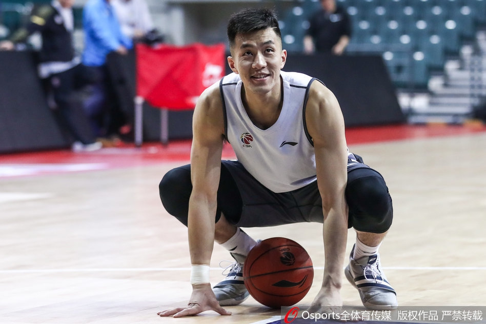 辽篮备战赵继伟现身