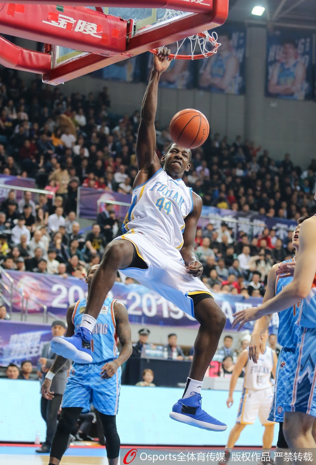 CBA第40轮:广厦127-110上海