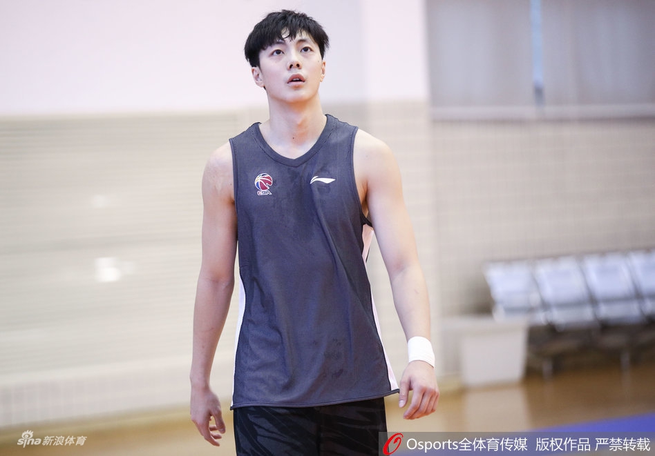 易建联刻苦训练冲击16连胜