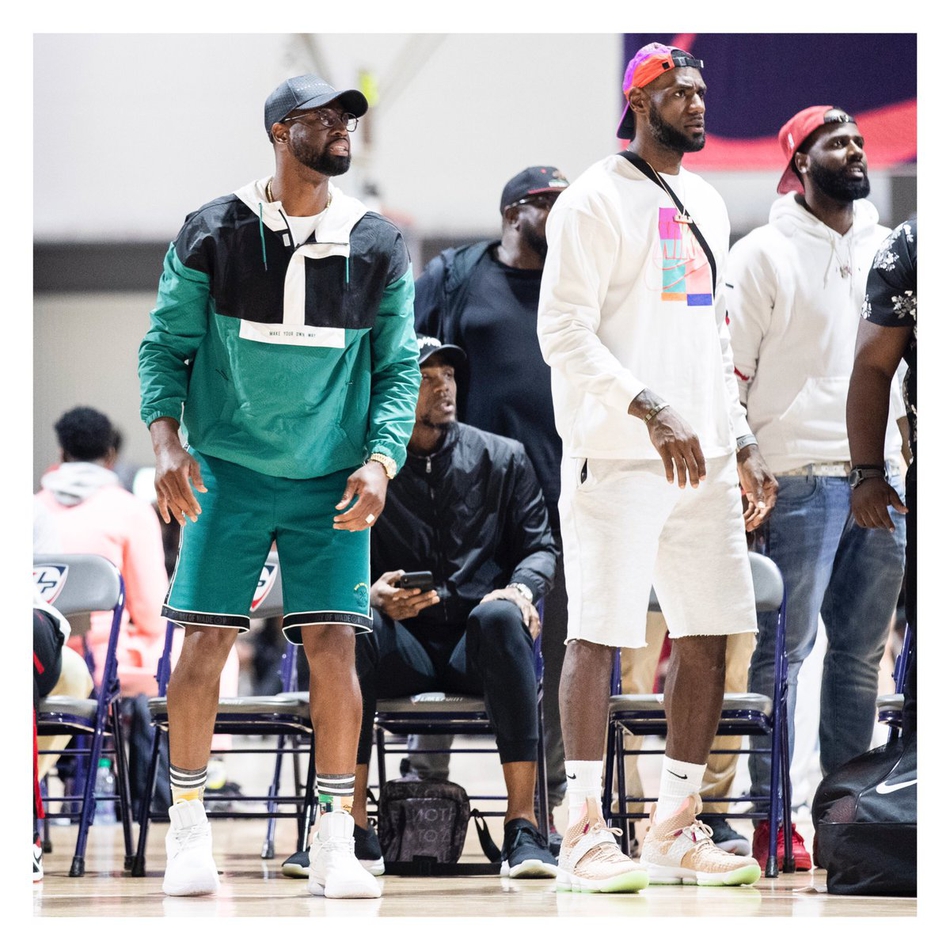 香蕉船兄弟再度同框！詹韦瓜哥齐现身为布朗尼扎伊尔助威