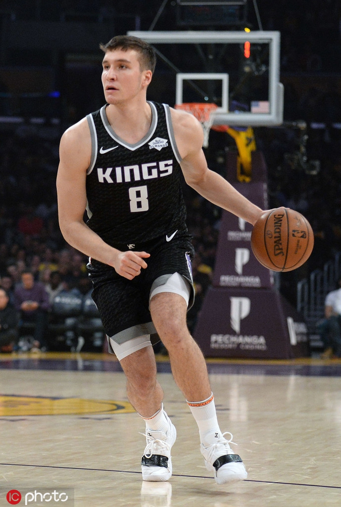 博格达诺维奇持球