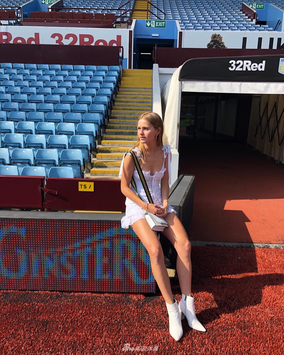 妈妈我又恋爱了！雄鹿老板女儿私房照大放送 清纯可爱诱惑难挡！