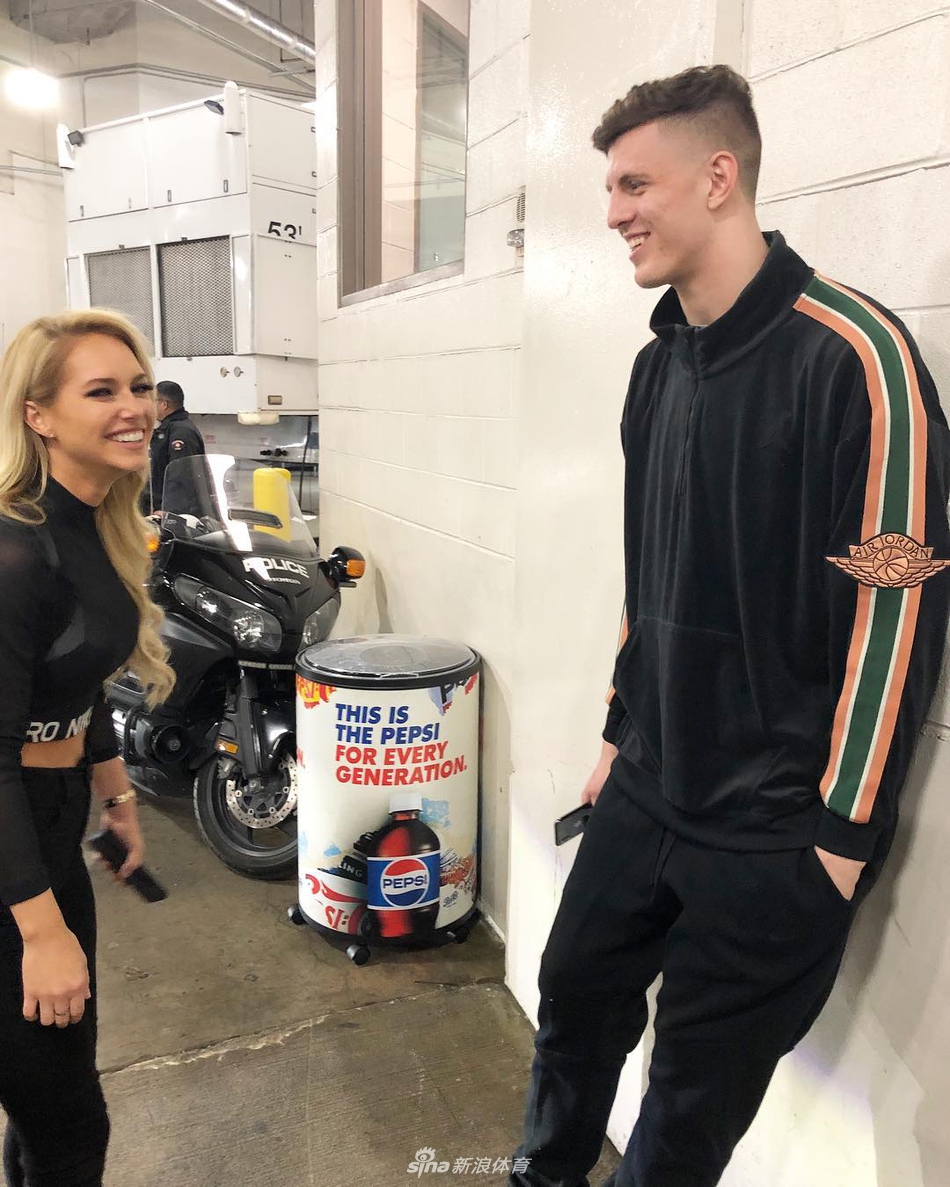 火箭太太团里最美!新星女友艳压群芳,超有国际范儿!