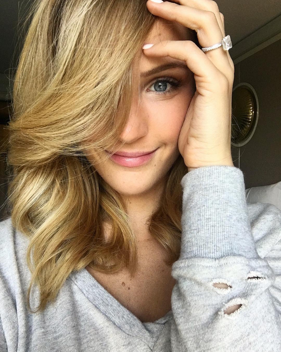 我酸了!开拓者抗勇奇兵家藏娇妻!颜值超高球技也十分不俗!