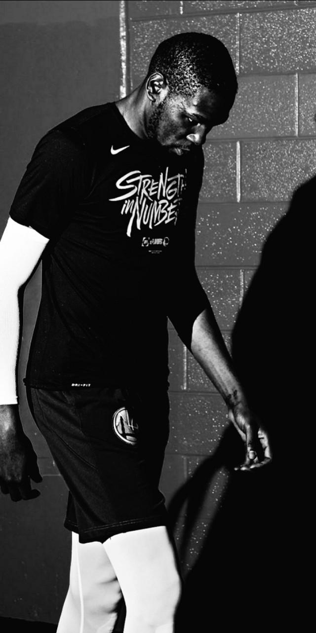 赶紧码住!球星精美酷炫壁纸送上!换上你的最爱吧!