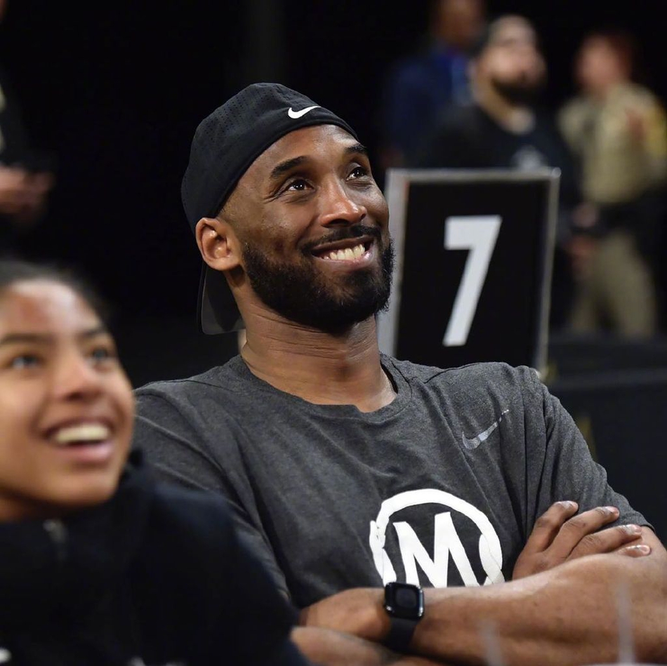 提前考察？科比带女儿观战WNBA 教练还是他老队友！