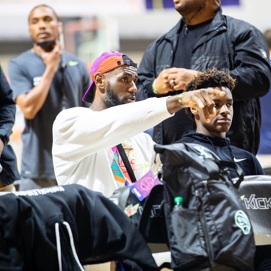 香蕉船兄弟再度同框！詹韦瓜哥齐现身为布朗尼扎伊尔助威