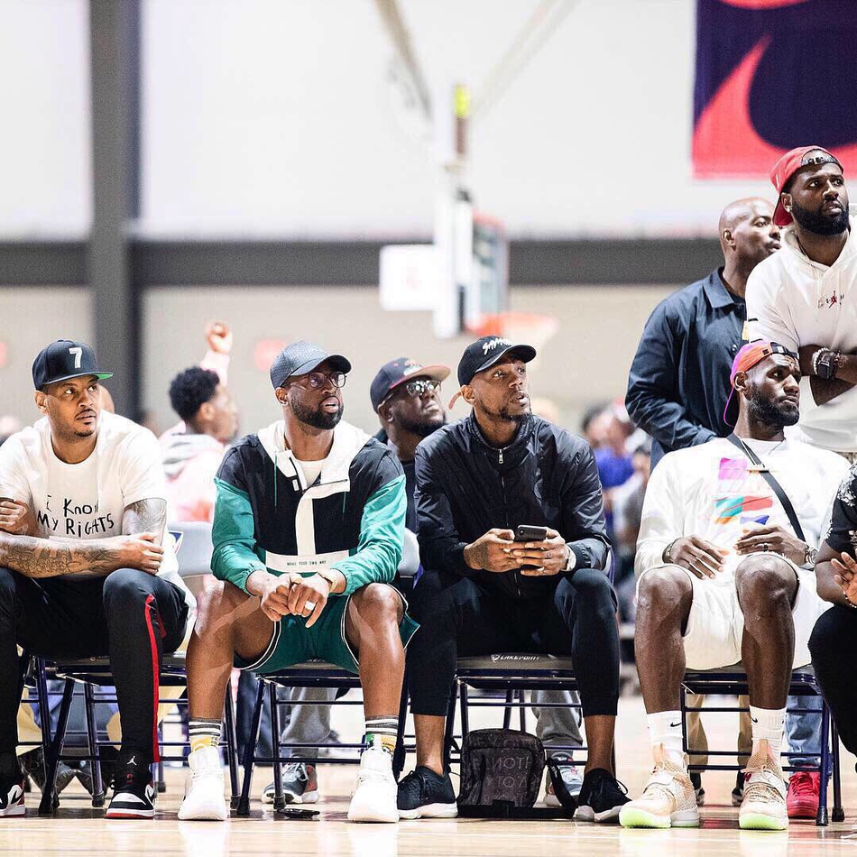 香蕉船兄弟再度同框！詹韦瓜哥齐现身为布朗尼扎伊尔助威