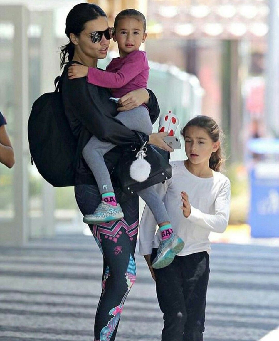 詹娜的偶像 资历最硬的维密天使!她想为NBA帅哥生4个孩子却留遗憾