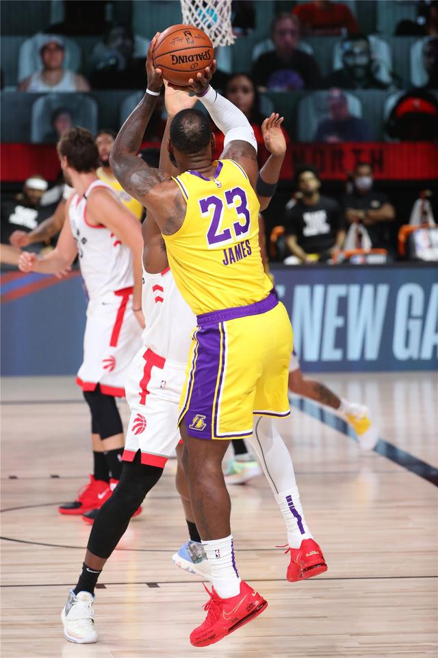 [NBA常规赛]湖人92-107猛龙