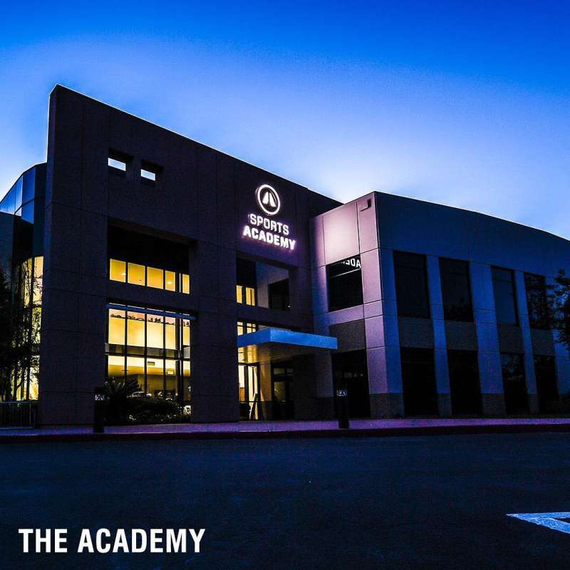 科校长开设曼巴体育学院