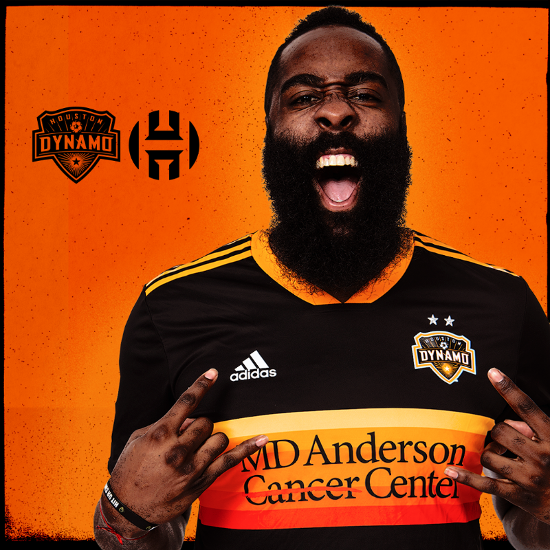 哈登离开阿森纳加盟休斯顿足球队！穿足球衣拍写真 刚入股成老板