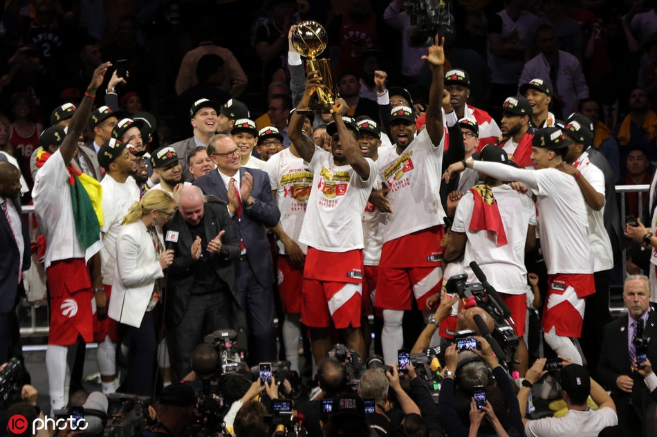 2019年nba总冠军颁奖典礼 猛龙队史第一冠莱昂纳德fmvp