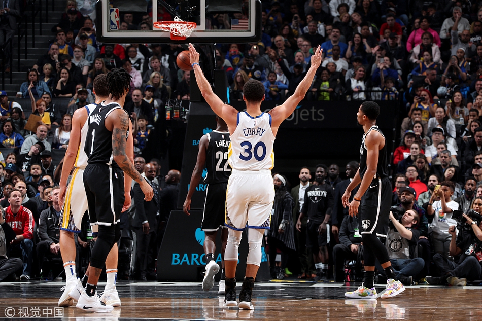 库里三分球15投7中