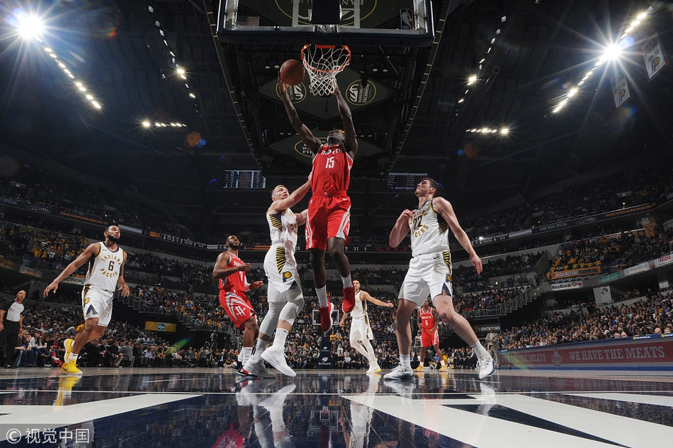 卡佩拉篮下强打