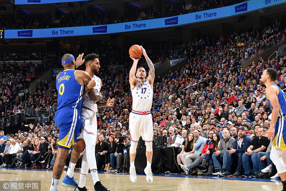 雷迪克三分出手