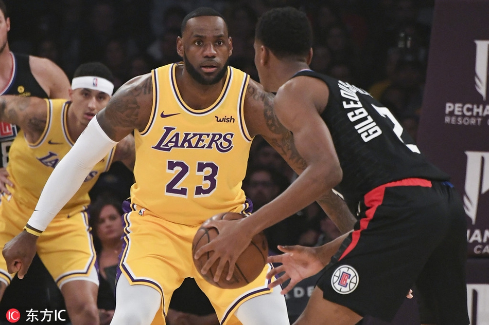 詹姆斯防守新秀亚历山大