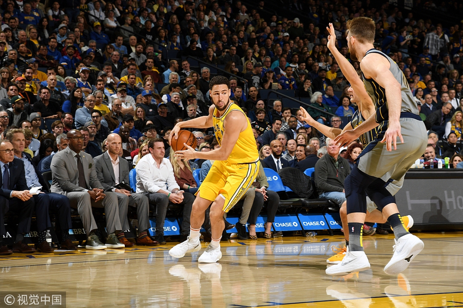 汤普森持球突破