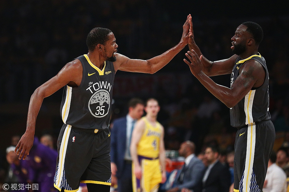 杜兰特格林击掌庆祝