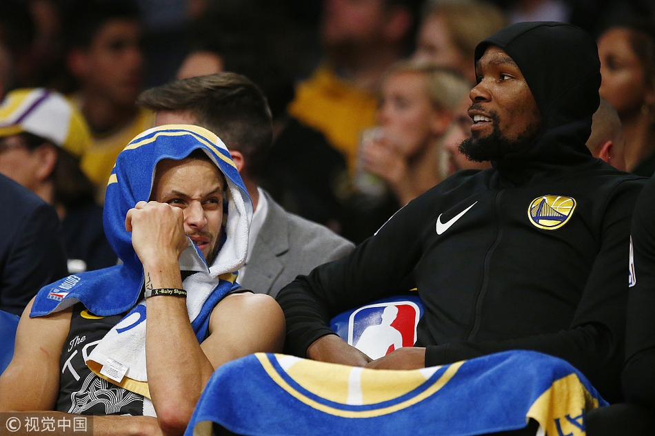 库里杜兰特场下观战