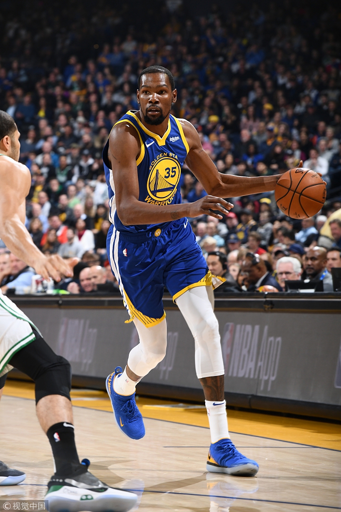 杜兰特持球推进