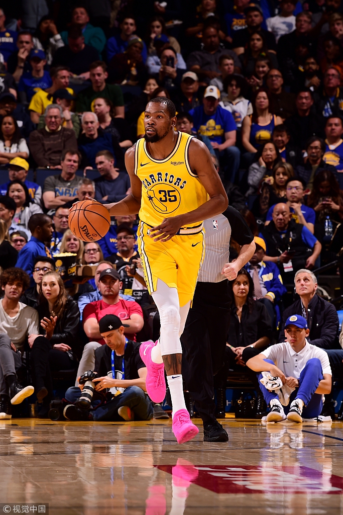 杜兰特持球推进