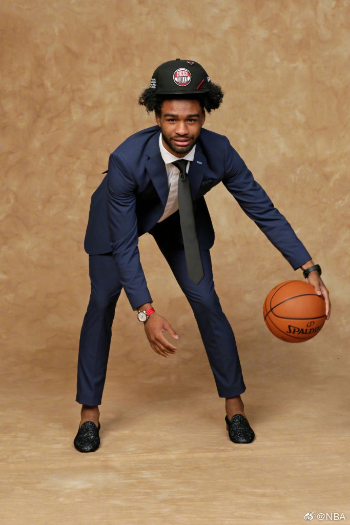 公牛选的7号秀科比-怀特