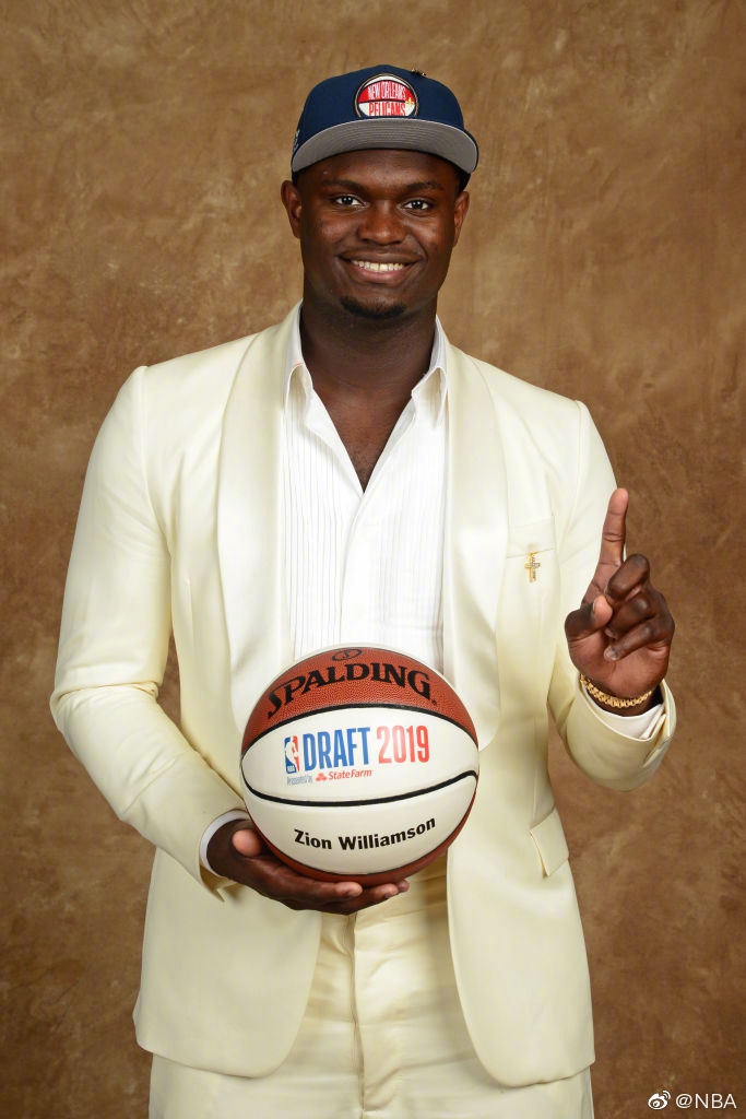 鹈鹕选的状元锡安-威廉姆森