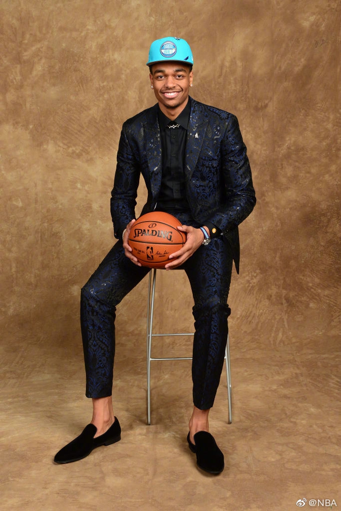 黄蜂选中的12号秀PJ-华盛顿