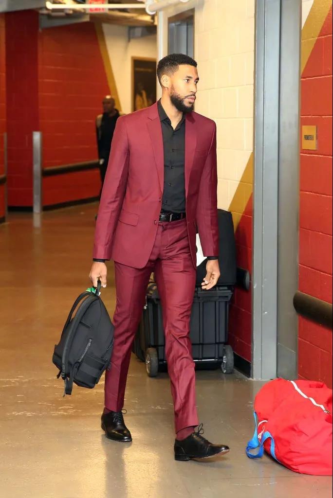 篮网型男1天换1套西装 终于求婚美国小姐成功!这审美甩登哥几条街