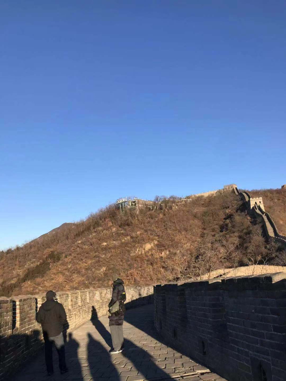 老大爷邓肯爬长城！一个细节证明他肯定没带媳妇来