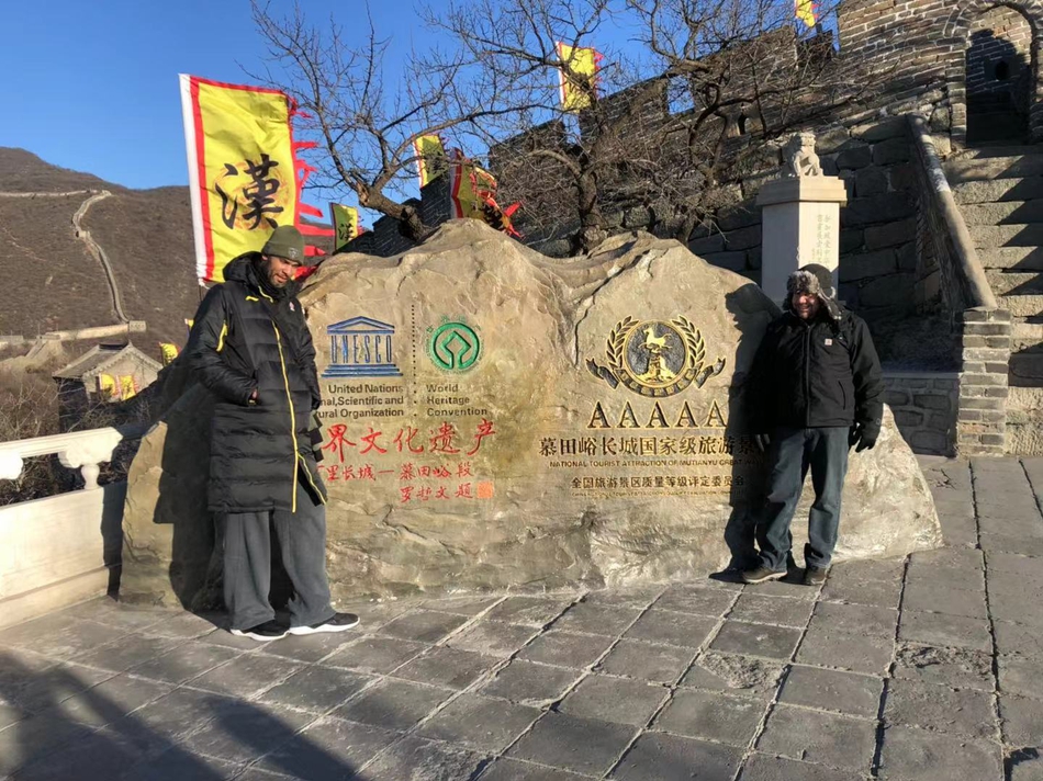 老大爷邓肯爬长城！一个细节证明他肯定没带媳妇来