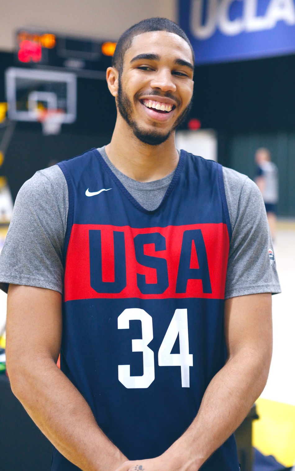 美国男篮征用湖人训练馆 NBA鞋王到了国家队依旧让人馋哭了