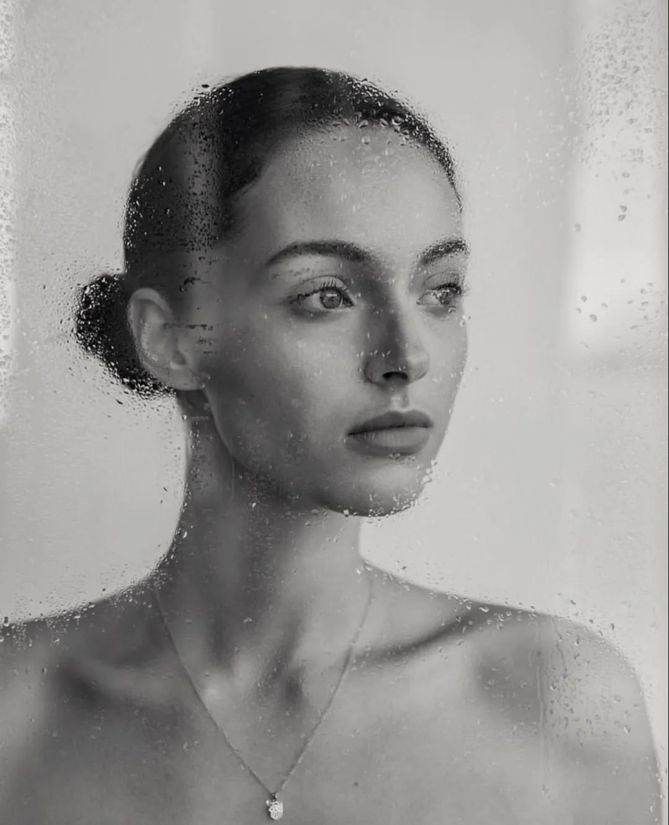 这是亲兄妹？哥哥入选NBA最丑球员 妹妹是顶级超模与赌王儿媳同台