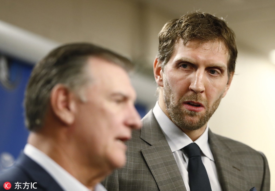 诺维茨基赛前出席活动