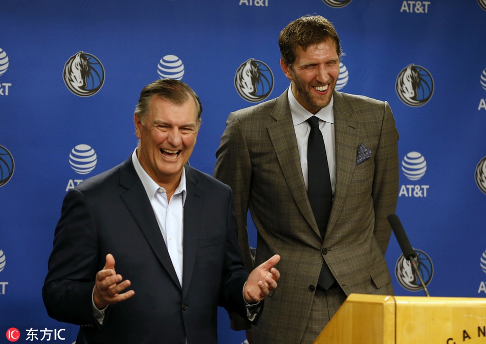 市长送给诺维茨基最高荣誉